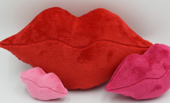 Lips Embroidery Design Review for Etsy Sellers